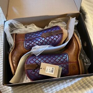 NWT Ariat Iridescent Purple Quilted Cowboy Boots